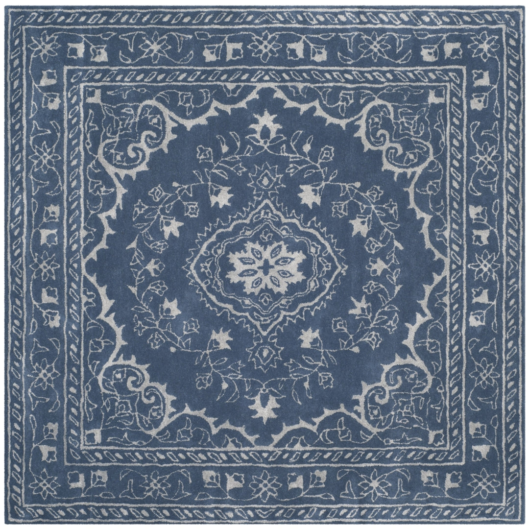 SAFAVIEH Glamour Collection GLM533B Handmade Blue Rug Image 6