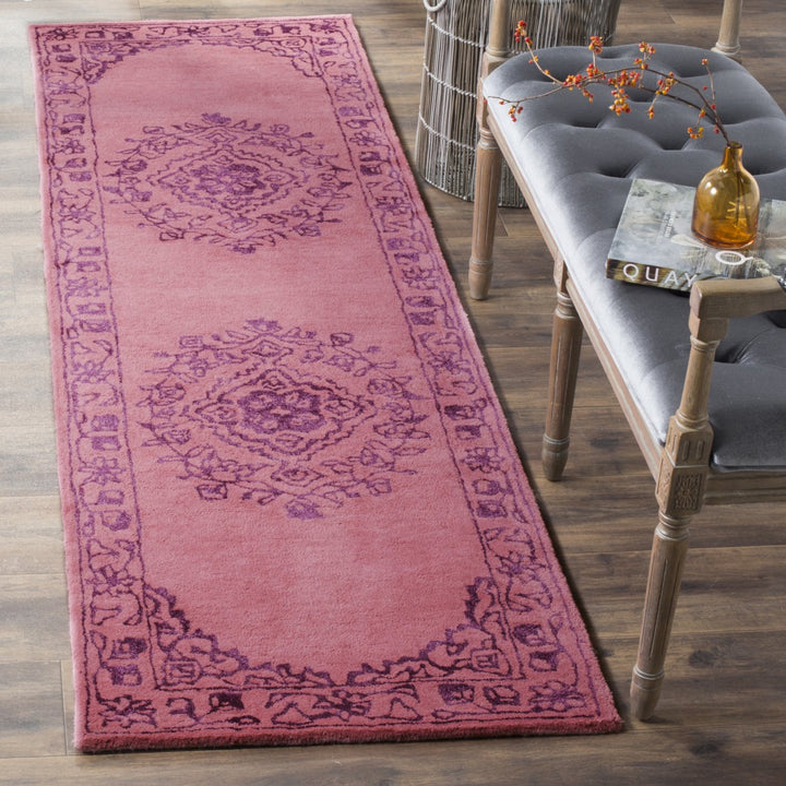 SAFAVIEH Glamour Collection GLM533E Handmade Pink Rug Image 3