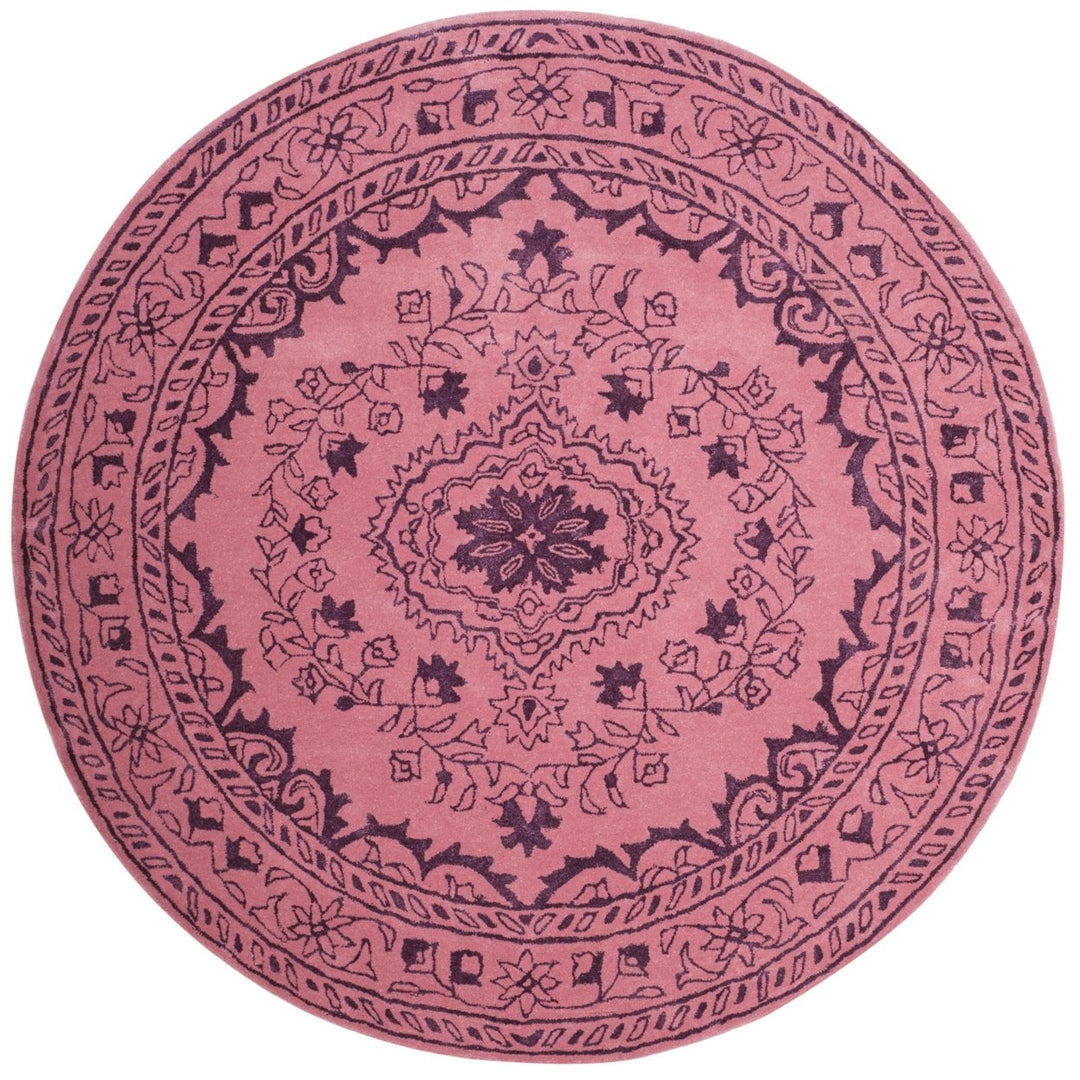 SAFAVIEH Glamour Collection GLM533E Handmade Pink Rug Image 1