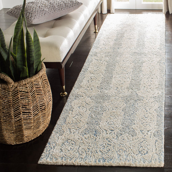 SAFAVIEH Glamour Collection GLM536M Blue / Ivory Rug Image 3