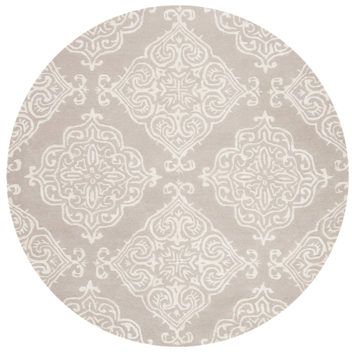 SAFAVIEH Glamour GLM568A Handmade Silver / Ivory Rug Image 1