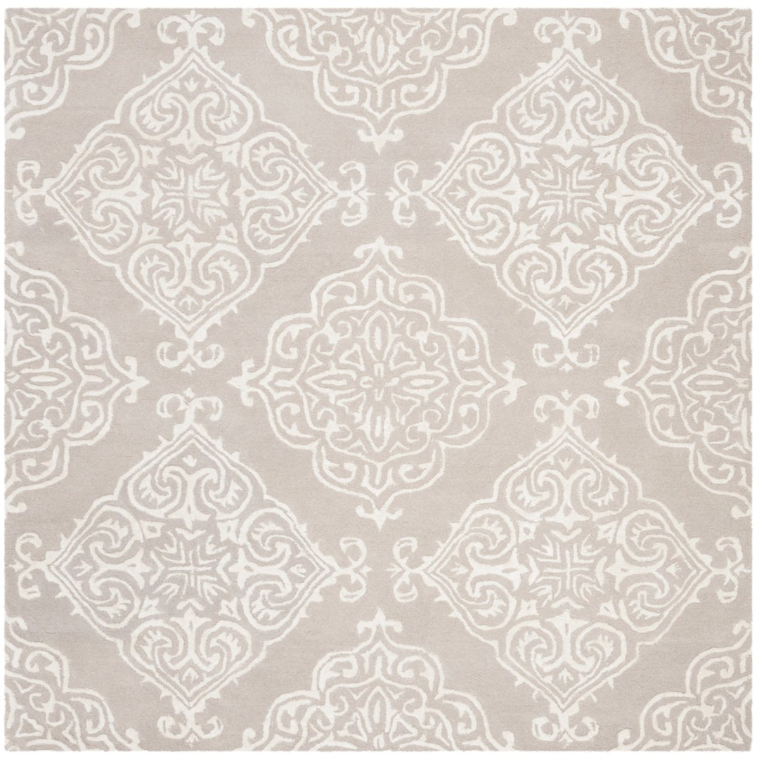 SAFAVIEH Glamour GLM568A Handmade Silver / Ivory Rug Image 1