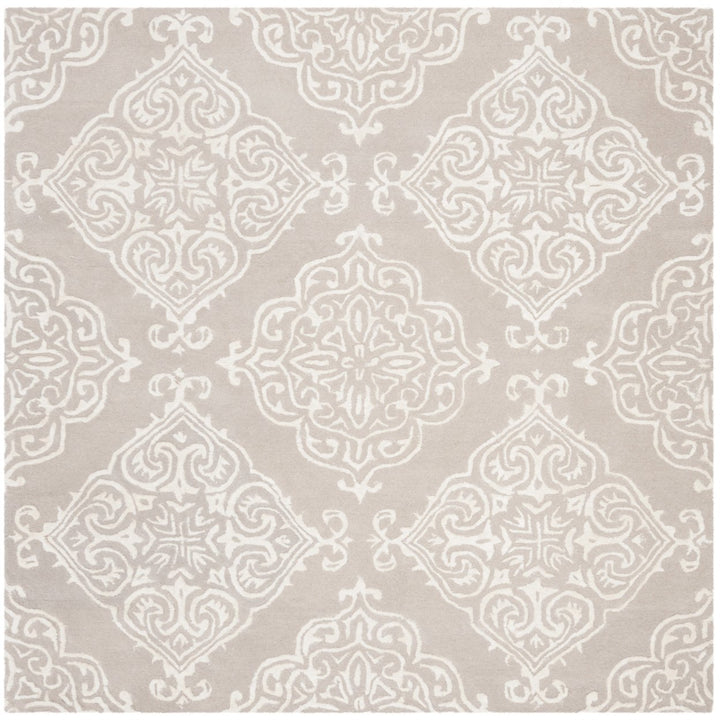 SAFAVIEH Glamour GLM568A Handmade Silver / Ivory Rug Image 1