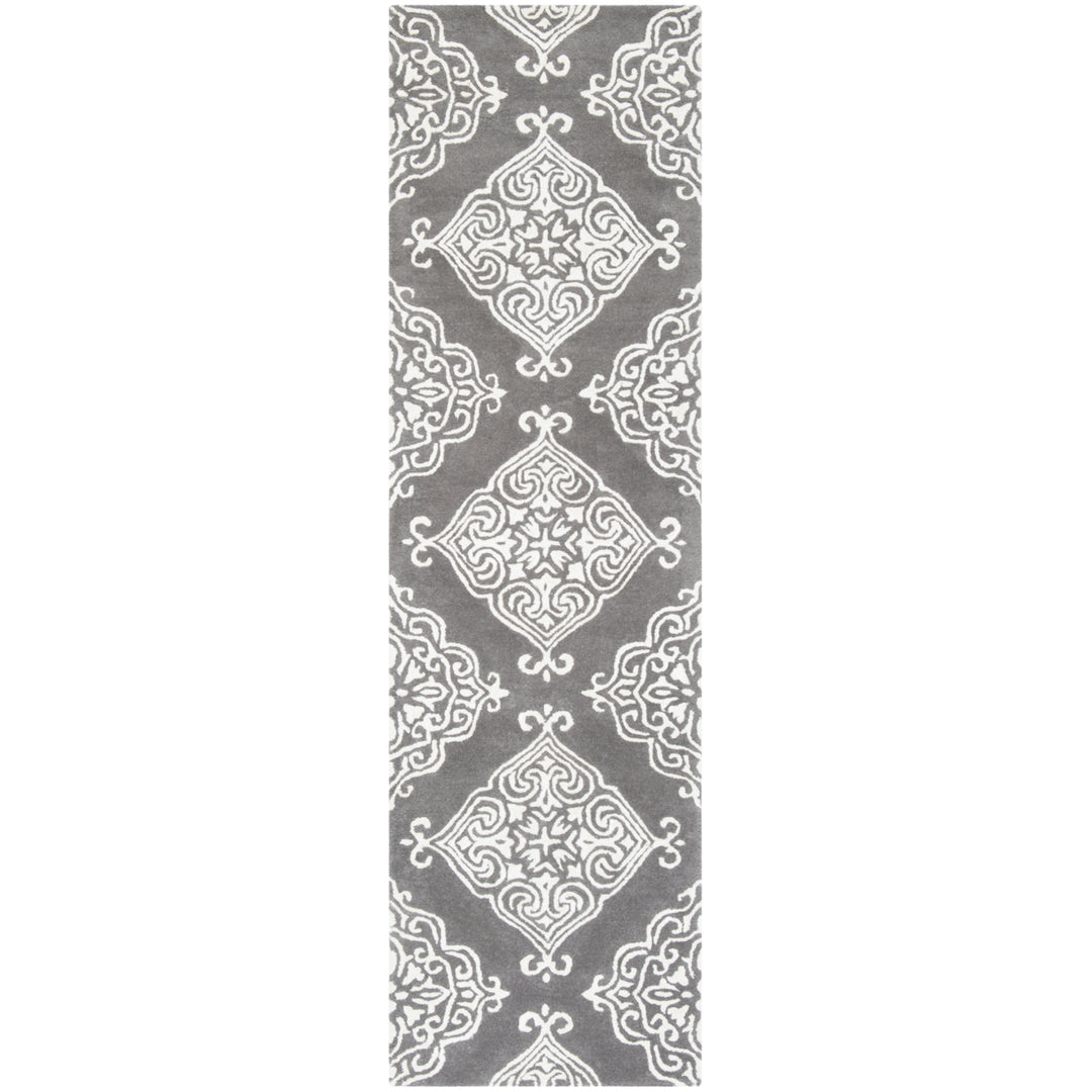 SAFAVIEH Glamour GLM568D Handmade Dark Grey / Ivory Rug Image 4