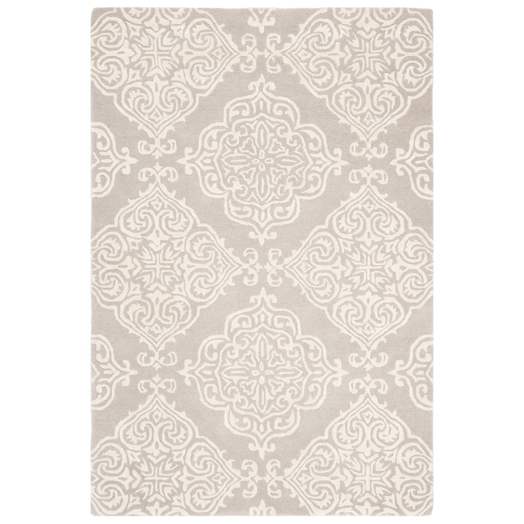 SAFAVIEH Glamour GLM568A Handmade Silver / Ivory Rug Image 1