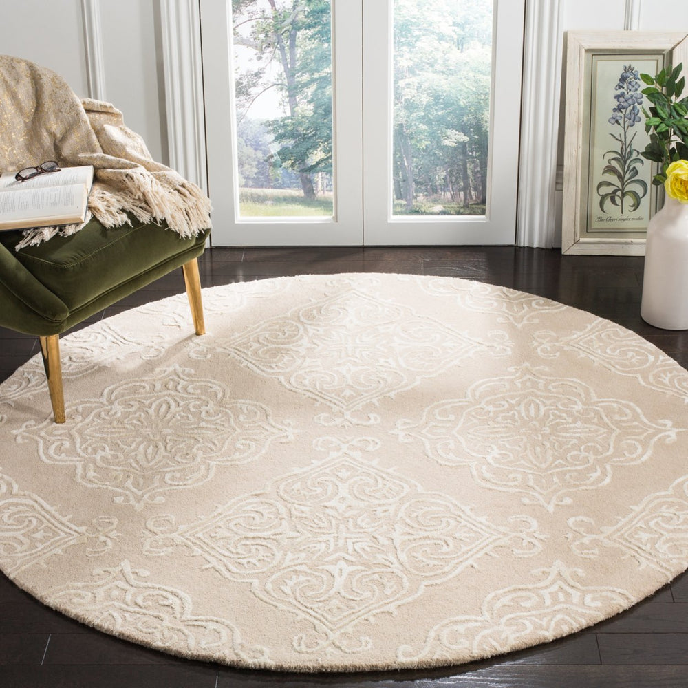 SAFAVIEH Glamour GLM568E Handmade Beige / Ivory Rug Image 2