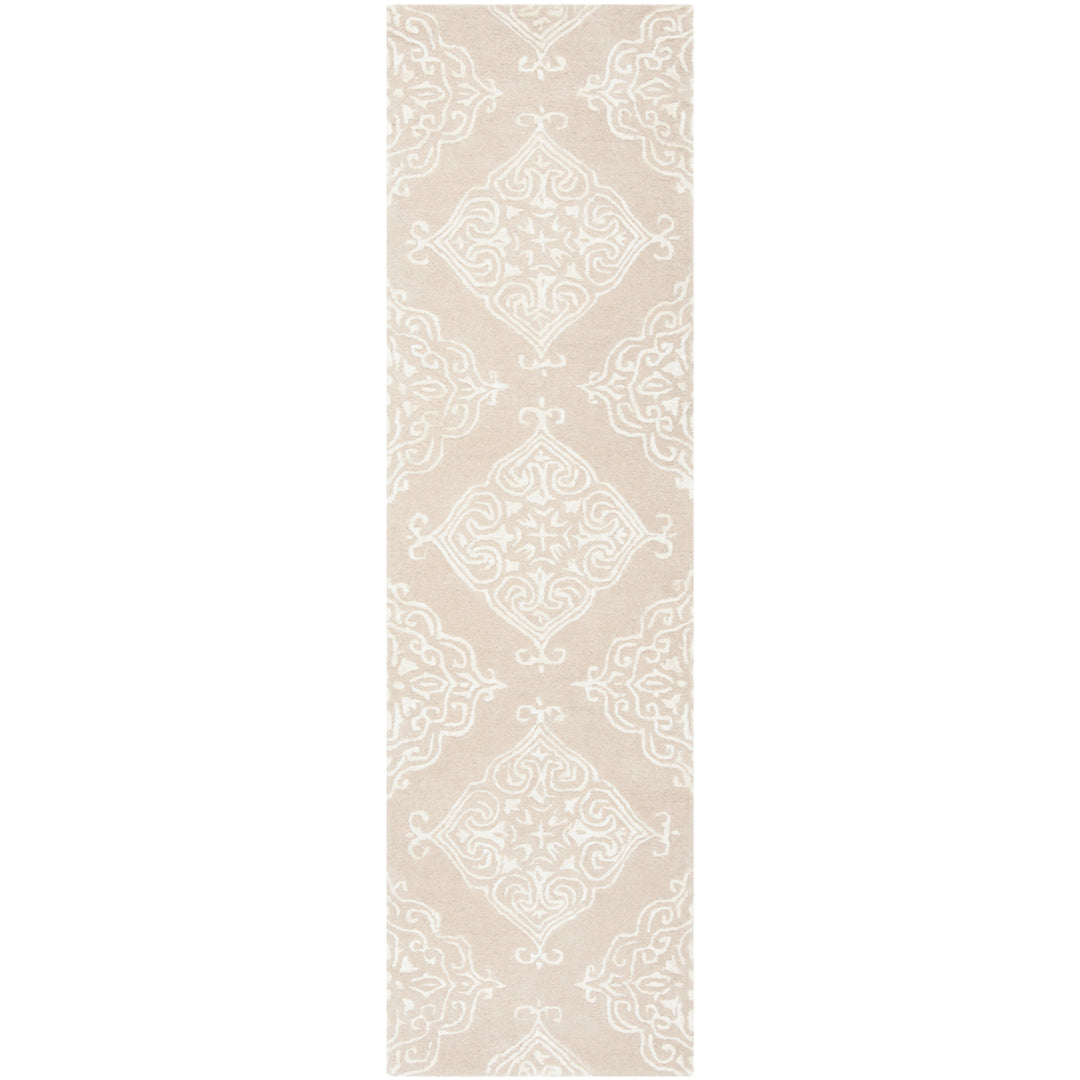 SAFAVIEH Glamour GLM568E Handmade Beige / Ivory Rug Image 5