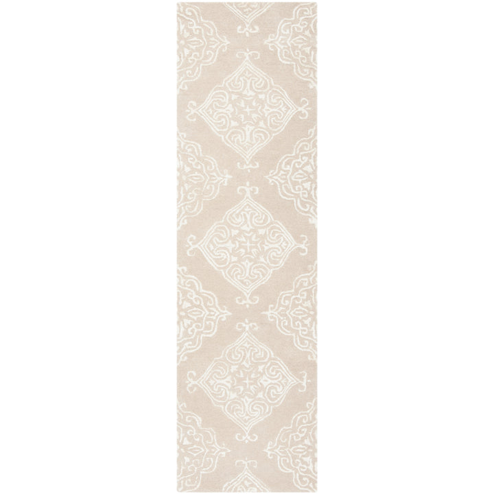 SAFAVIEH Glamour GLM568E Handmade Beige / Ivory Rug Image 5