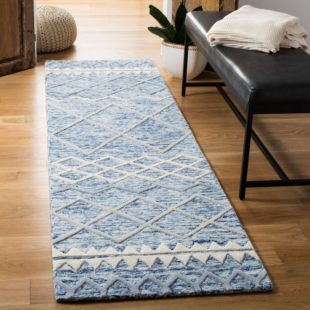 SAFAVIEH Glamour GLM634M Handmade Blue / Ivory Rug Image 3