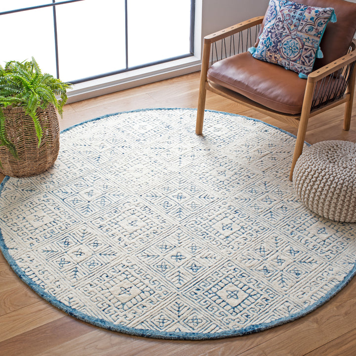 SAFAVIEH Glamour GLM660M Handmade Blue / Ivory Rug Image 2