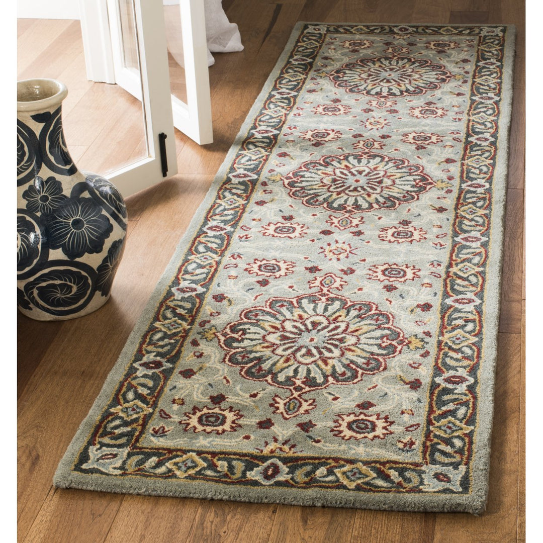 SAFAVIEH Heritage HG736A Handmade Grey / Charcoal Rug Image 3