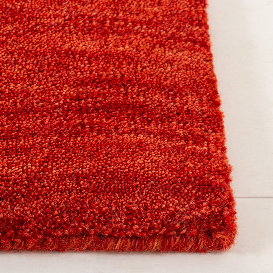 SAFAVIEH Himalaya Collection HIM587A Handmade Red Rug Image 5