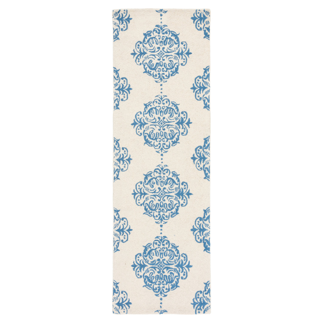 SAFAVIEH Chelsea HK145A Hand-hooked Ivory / Blue Rug Image 3