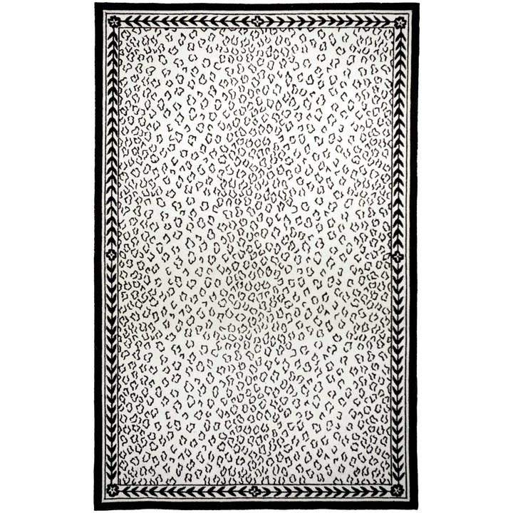 SAFAVIEH Chelsea HK15C Hand-hooked White / Black Rug Image 7