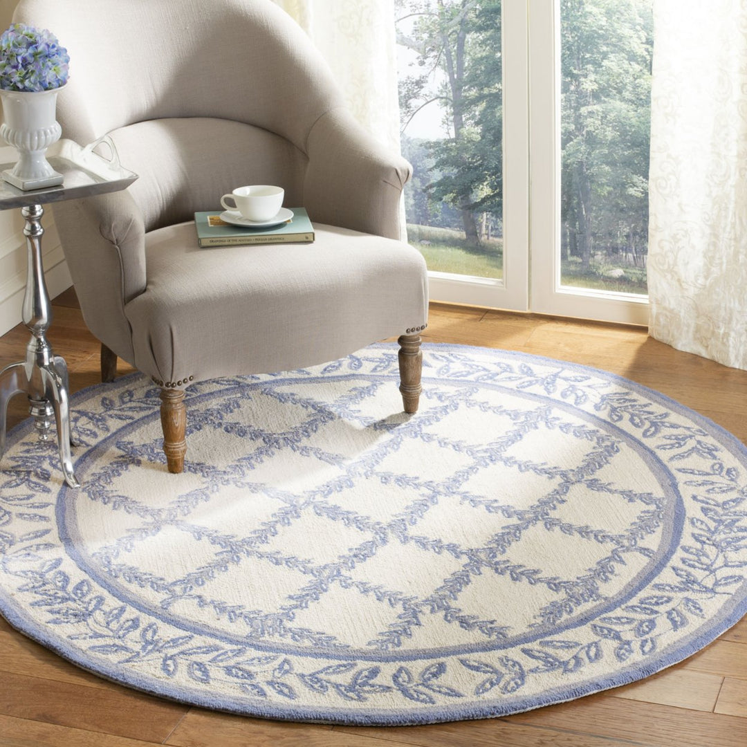 SAFAVIEH Chelsea HK230A Ivory / Light Blue Rug Image 2