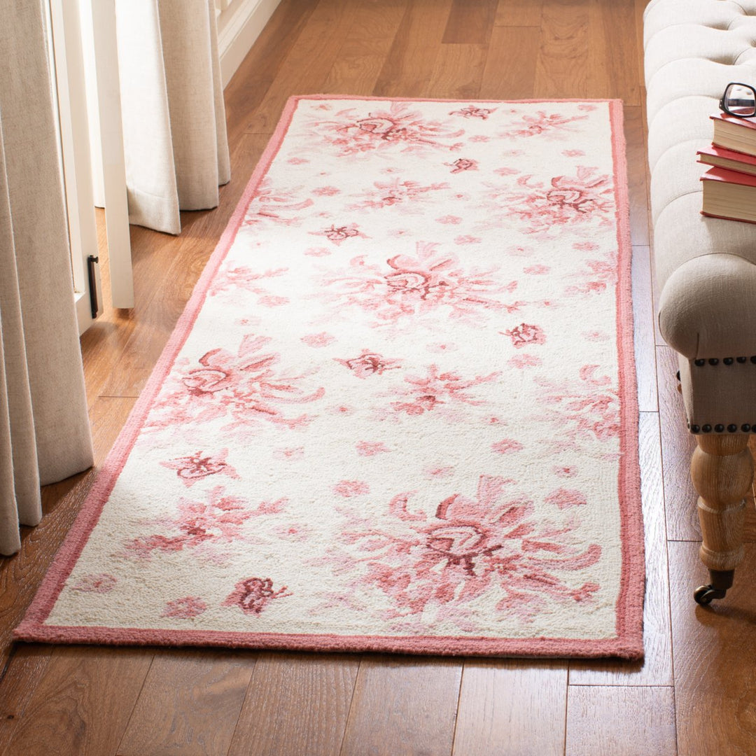 SAFAVIEH Chelsea HK250C Hand-hooked Ivory / Rose Rug Image 3