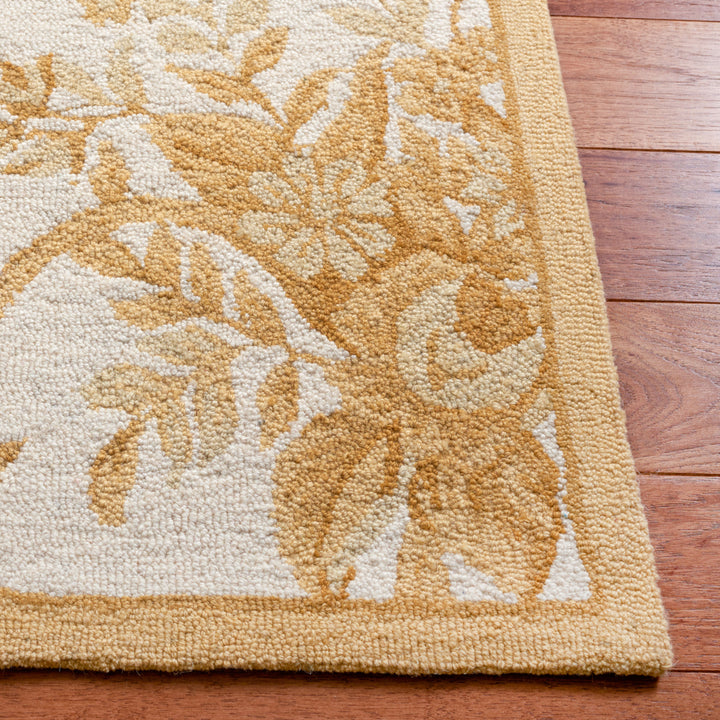 SAFAVIEH Chelsea HK250B Hand-hooked Ivory / Gold Rug Image 5