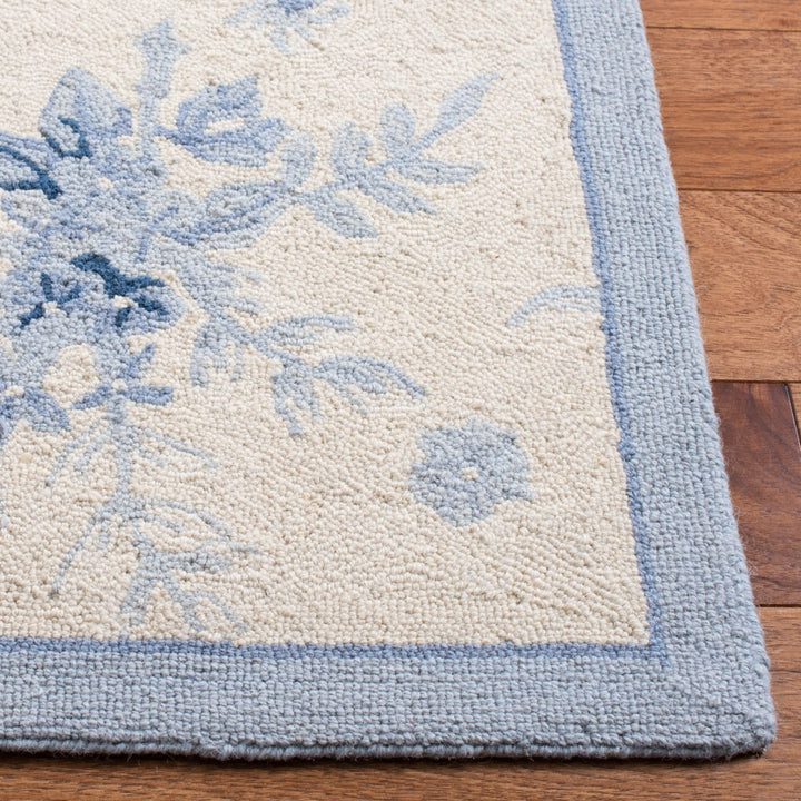 SAFAVIEH Chelsea HK250A Hand-hooked Ivory / Blue Rug Image 5