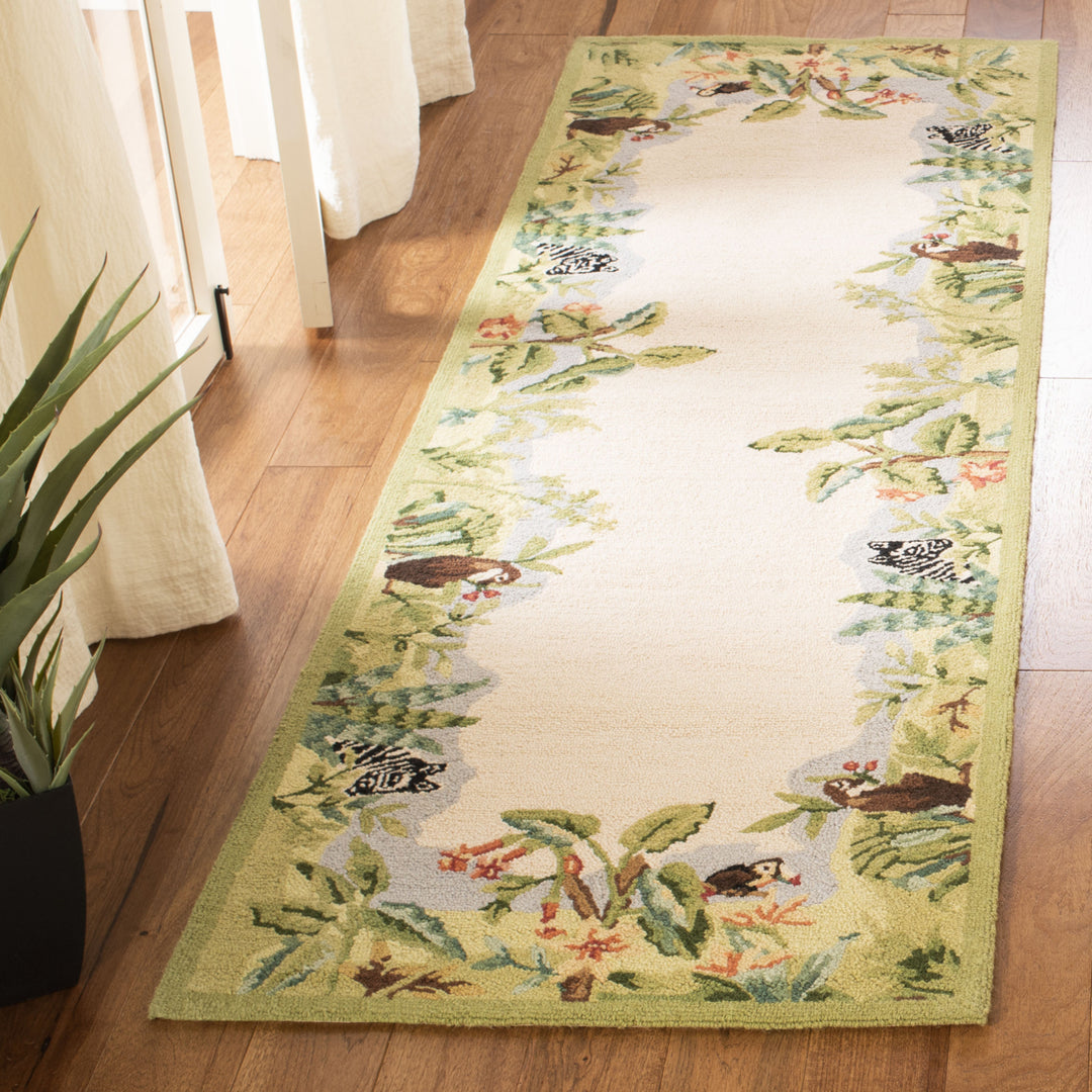 SAFAVIEH Chelsea HK295A Hand-hooked Beige / Green Rug Image 3