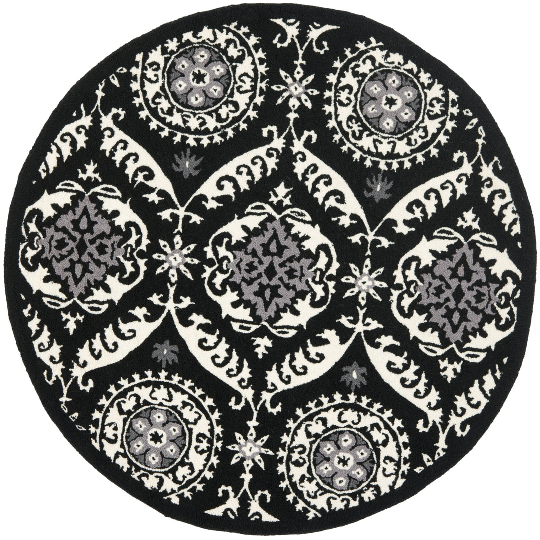 SAFAVIEH Chelsea HK356A Hand-hooked Black / Ivory Rug Image 5