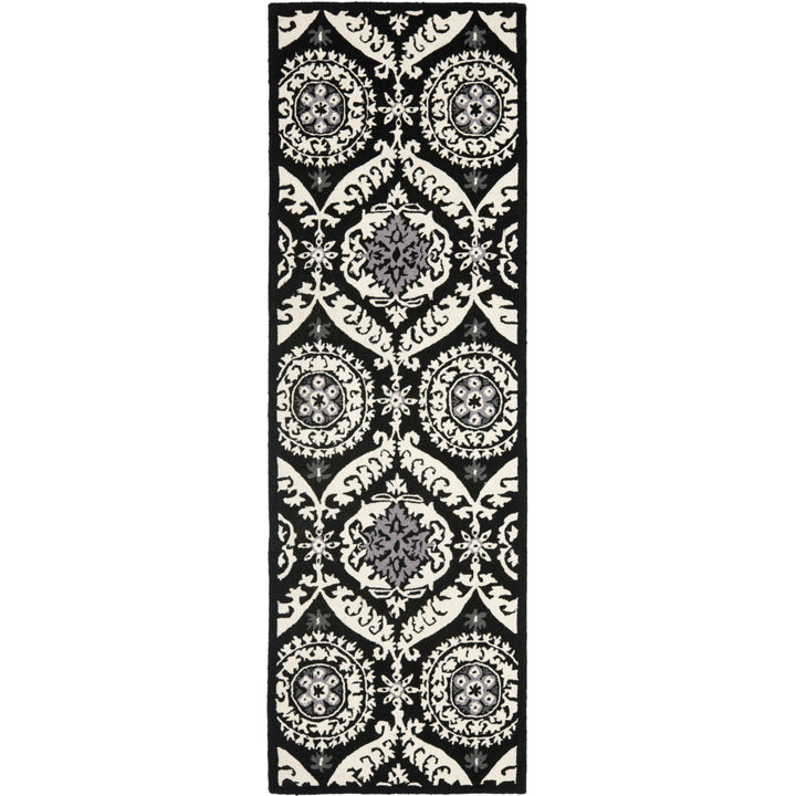 SAFAVIEH Chelsea HK356A Hand-hooked Black / Ivory Rug Image 3