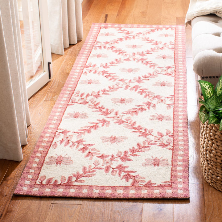 SAFAVIEH Chelsea HK55C Hand-hooked Ivory / Rose Rug Image 10