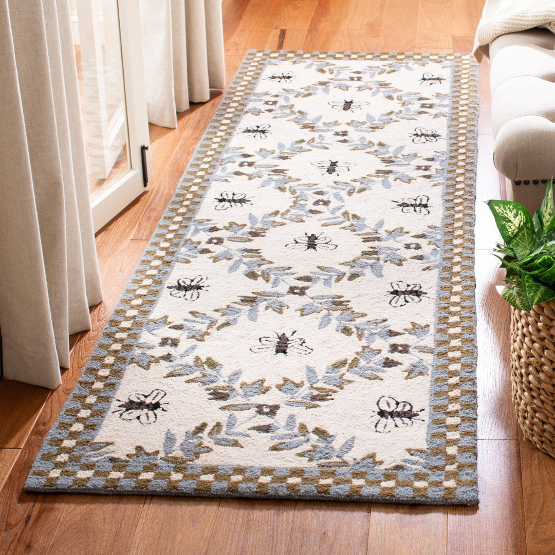 SAFAVIEH Chelsea HK55G Hand-hooked Ivory / Blue Rug Image 10