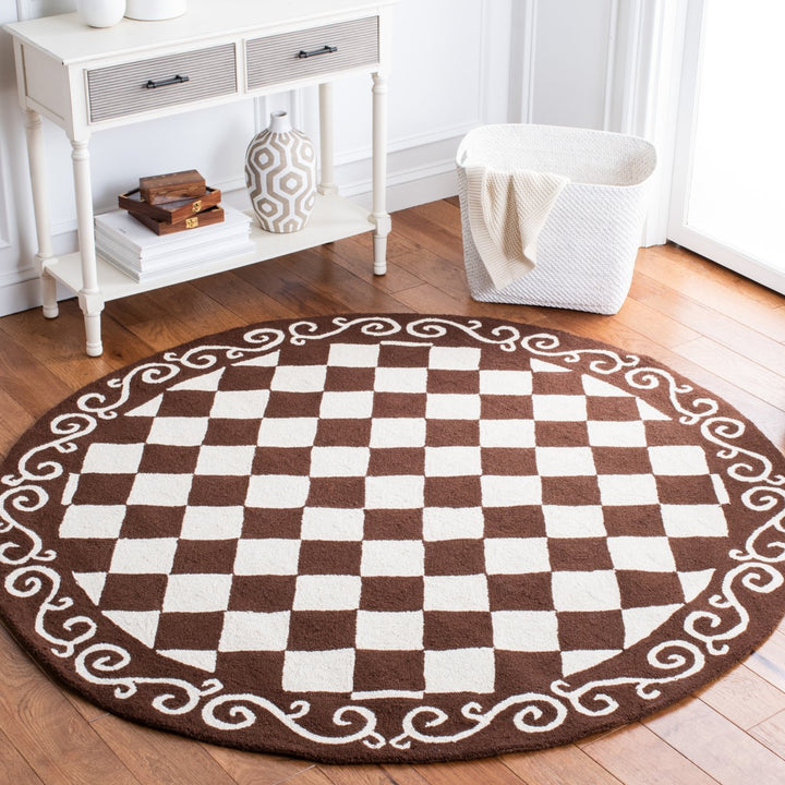 SAFAVIEH Chelsea HK711B Hand-hooked Brown / Ivory Rug Image 9