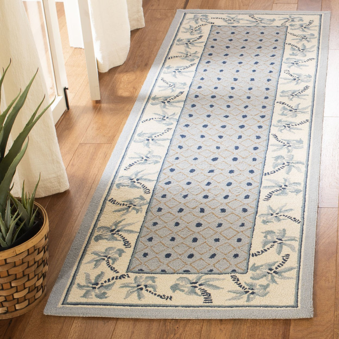 SAFAVIEH Chelsea HK724A Hand-hooked Blue / Ivory Rug Image 3