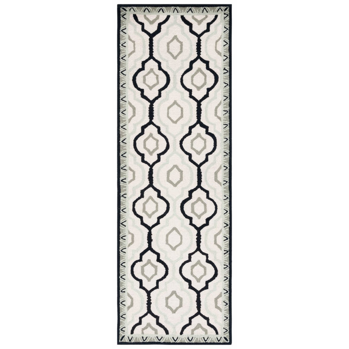 SAFAVIEH Chelsea HK740A Hand-hooked Ivory / Black Rug Image 5