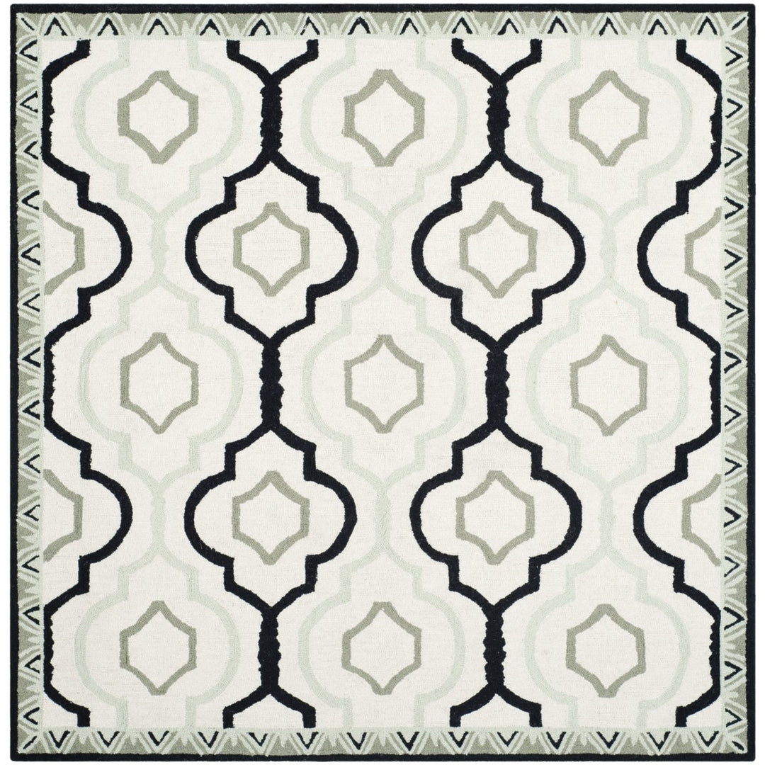 SAFAVIEH Chelsea HK740A Hand-hooked Ivory / Black Rug Image 6