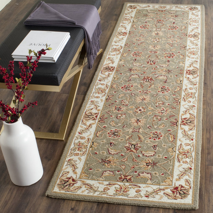 SAFAVIEH Chelsea HK78D Hand-hooked Taupe / Ivory Rug Image 3