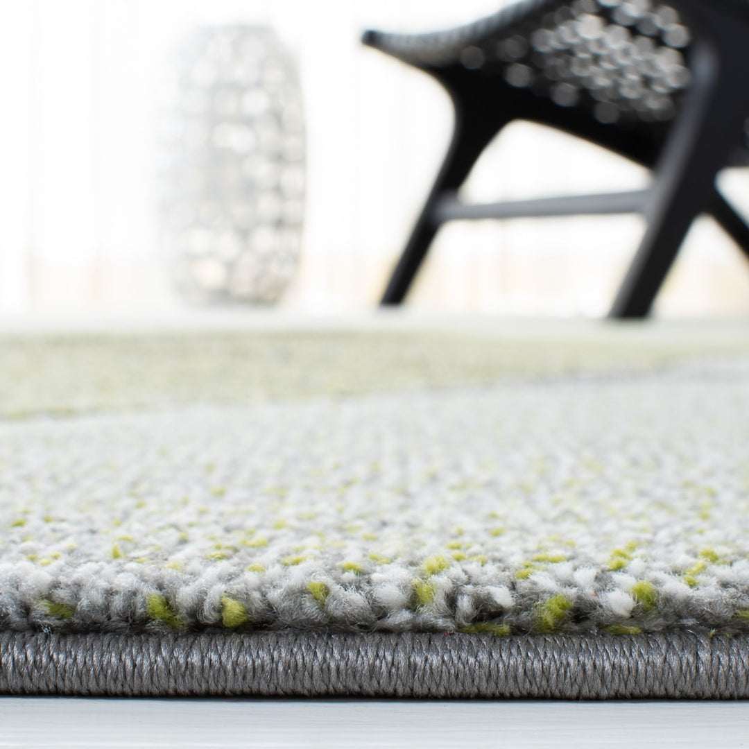 SAFAVIEH Hollywood Collection HLW715Y Grey / Green Rug Image 8