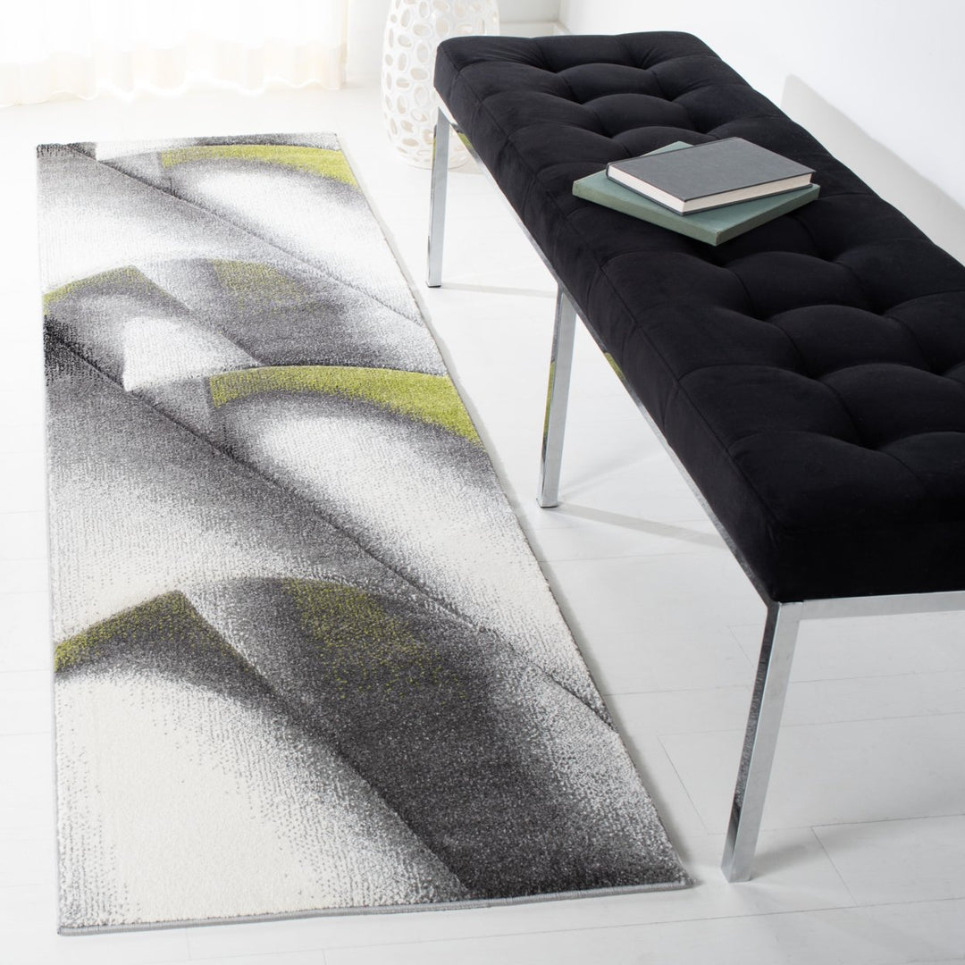 SAFAVIEH Hollywood Collection HLW716Y Grey / Green Rug Image 3