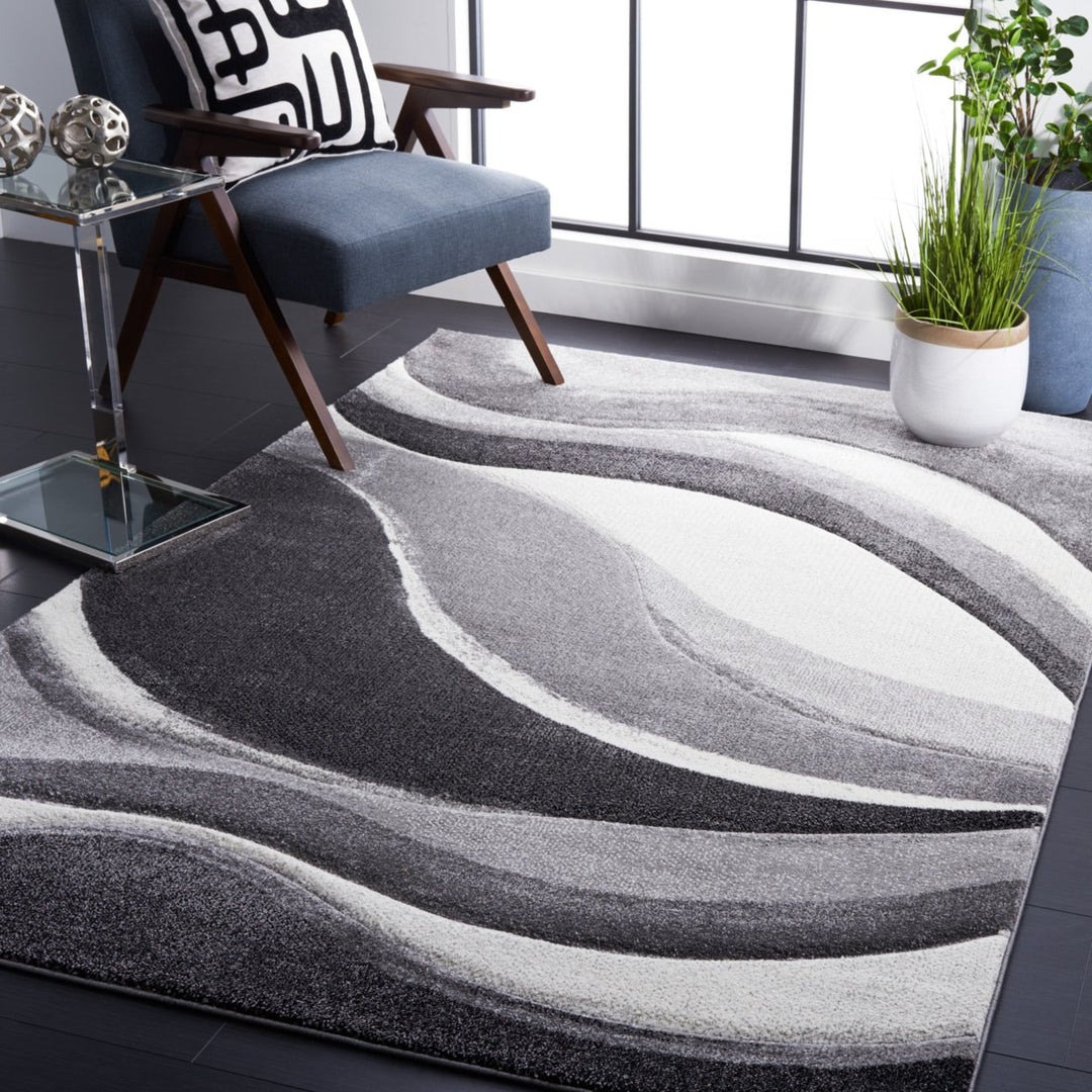 SAFAVIEH Hollywood Collection HLW766G Grey / Ivory Rug Image 1