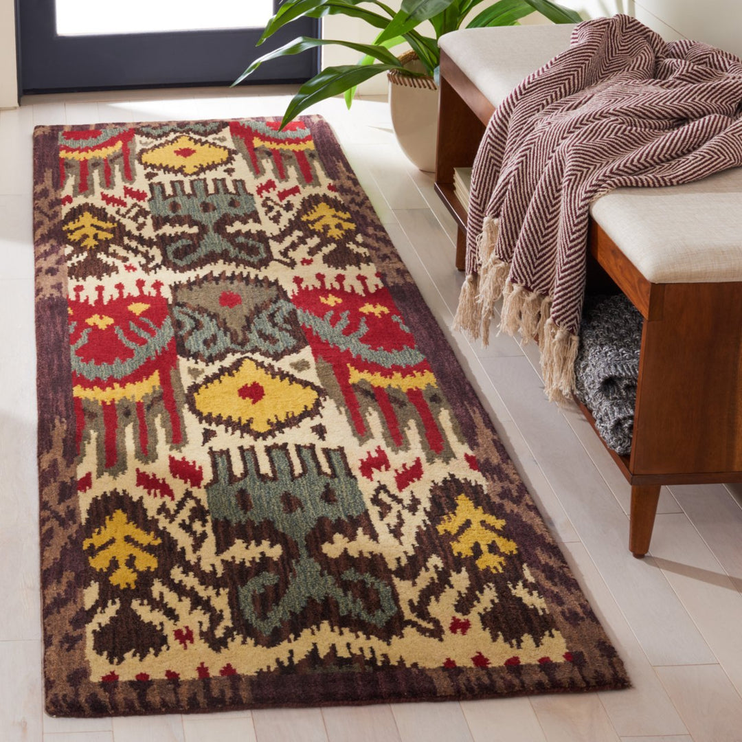 SAFAVIEH Ikat IKT217A Handmade Creme / Brown Rug Image 3