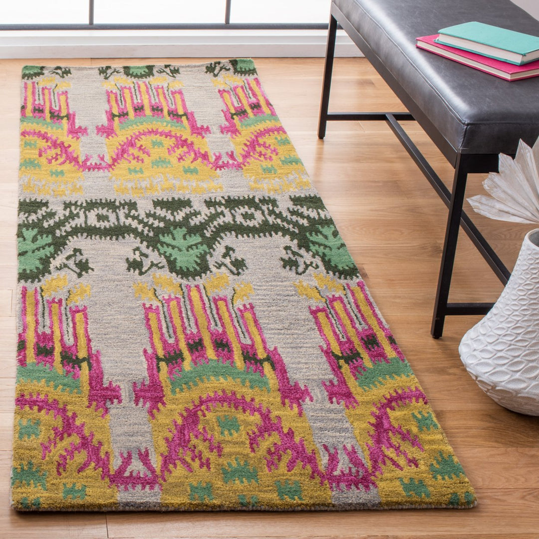 SAFAVIEH Ikat IKT464A Handmade Beige / Yellow Rug Image 3