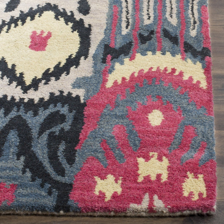 SAFAVIEH Ikat Collection IKT466A Handmade Beige/Blue Rug Image 7