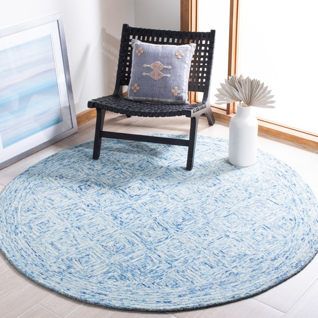 SAFAVIEH Ikat Collection IKT704M Handmade Blue Rug Image 2