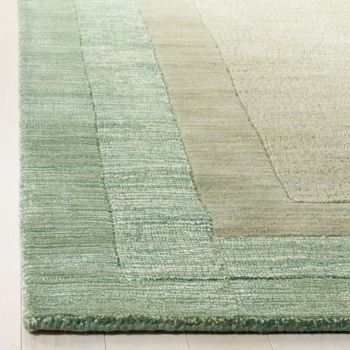 SAFAVIEH Impressions IM821D Green / Beige Rug Image 5