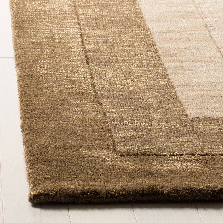 SAFAVIEH Impressions IM821C Beige / Brown Rug Image 5