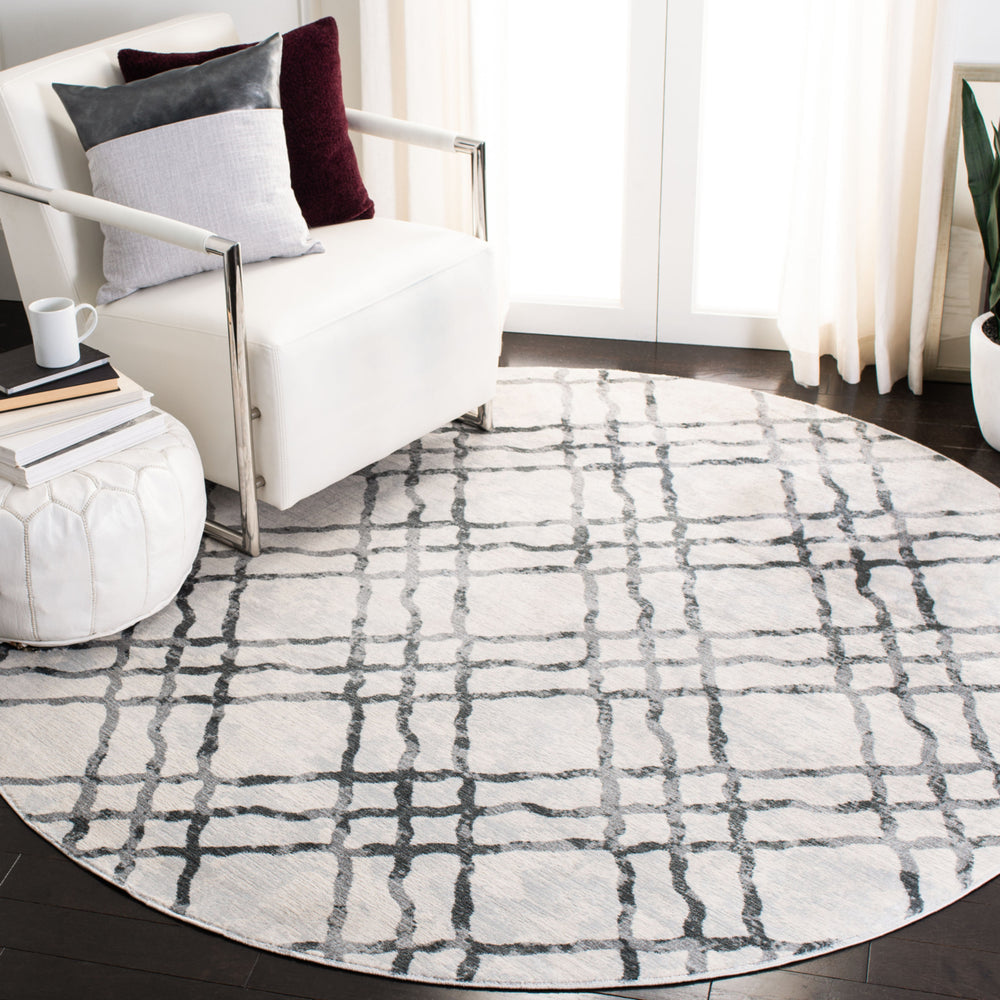 SAFAVIEH Isabella Collection ISA957B Ivory / Grey Rug Image 2