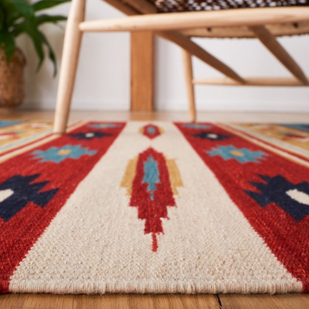 SAFAVIEH Kilim KLM712A Handwoven Beige / Red Rug Image 6