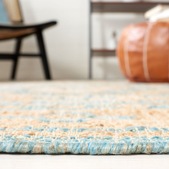 SAFAVIEH Kilim KLM757M Handwoven Blue / Natural Rug Image 8