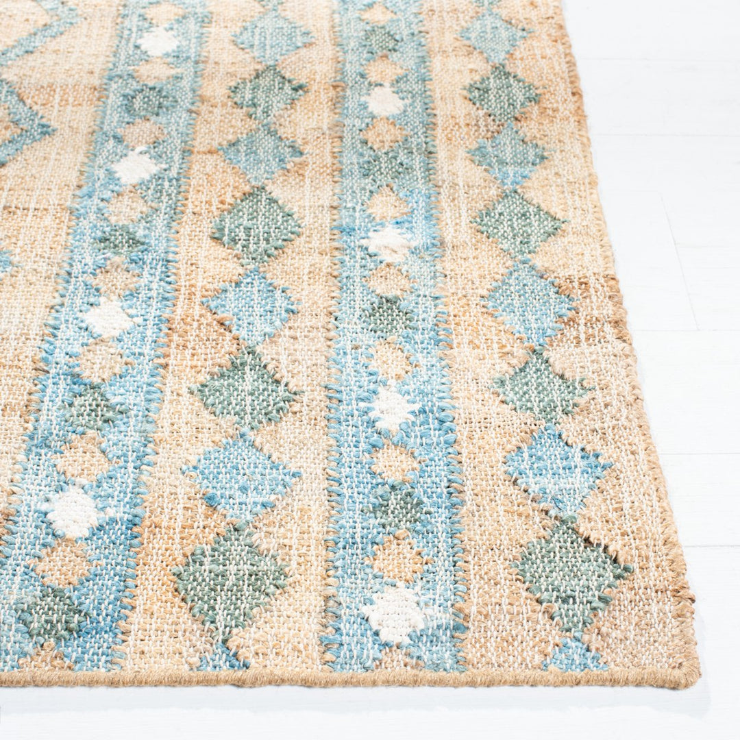 SAFAVIEH Kilim KLM759M Handwoven Natural / Blue Rug Image 7