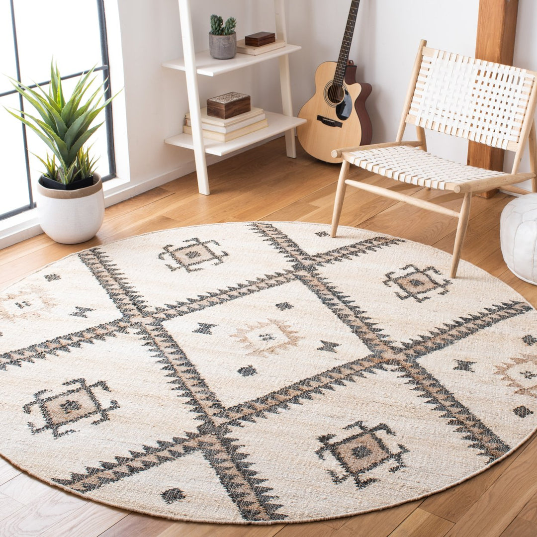 SAFAVIEH Kilim KLM761A Handwoven Ivory / Black Rug Image 8