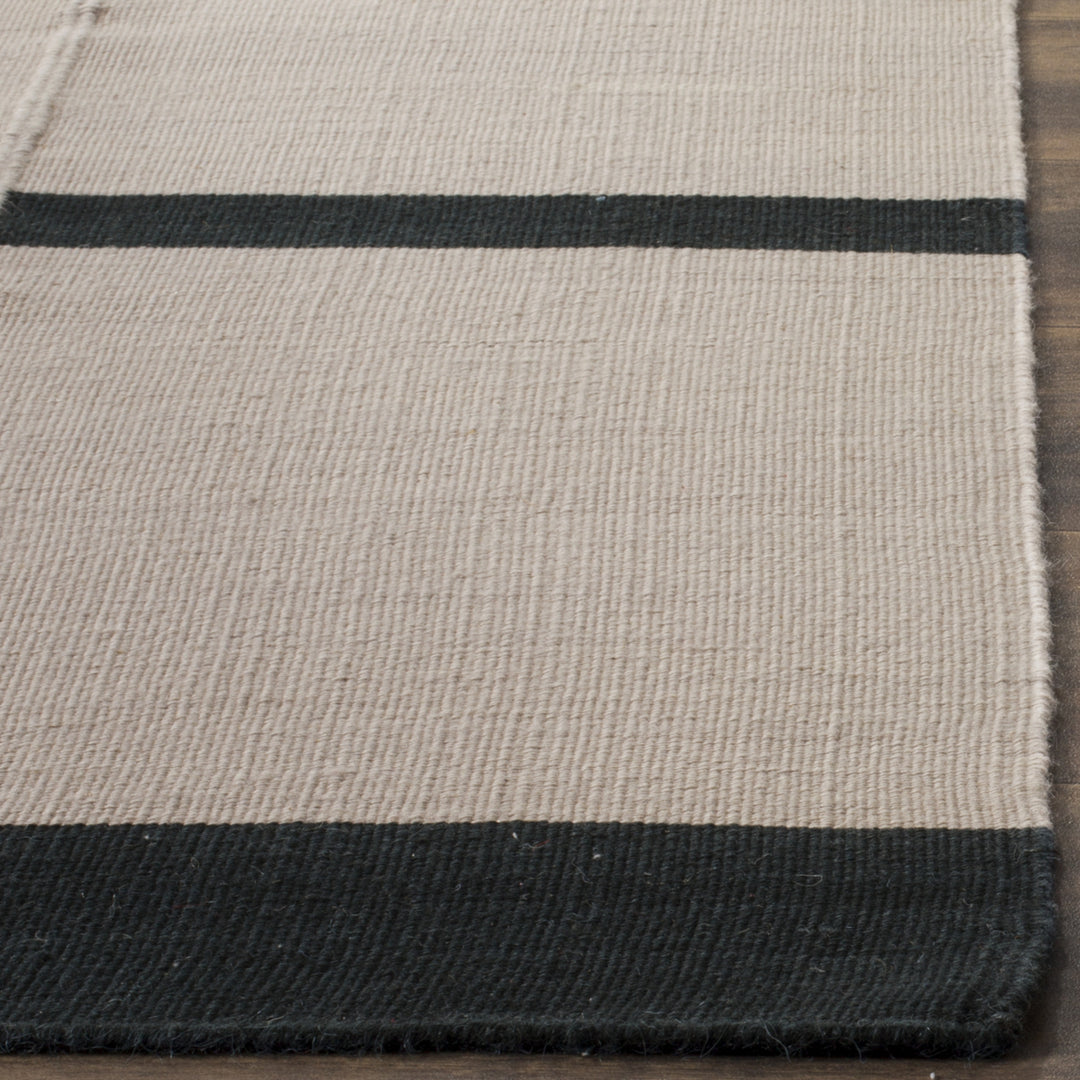 SAFAVIEH Kilim Collection KLM811A Handwoven Grey Rug Image 3