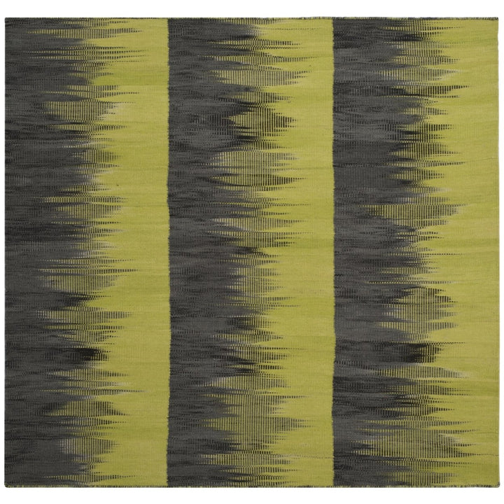 SAFAVIEH Kilim KLM819A Handwoven Green / Charcoal Rug Image 2