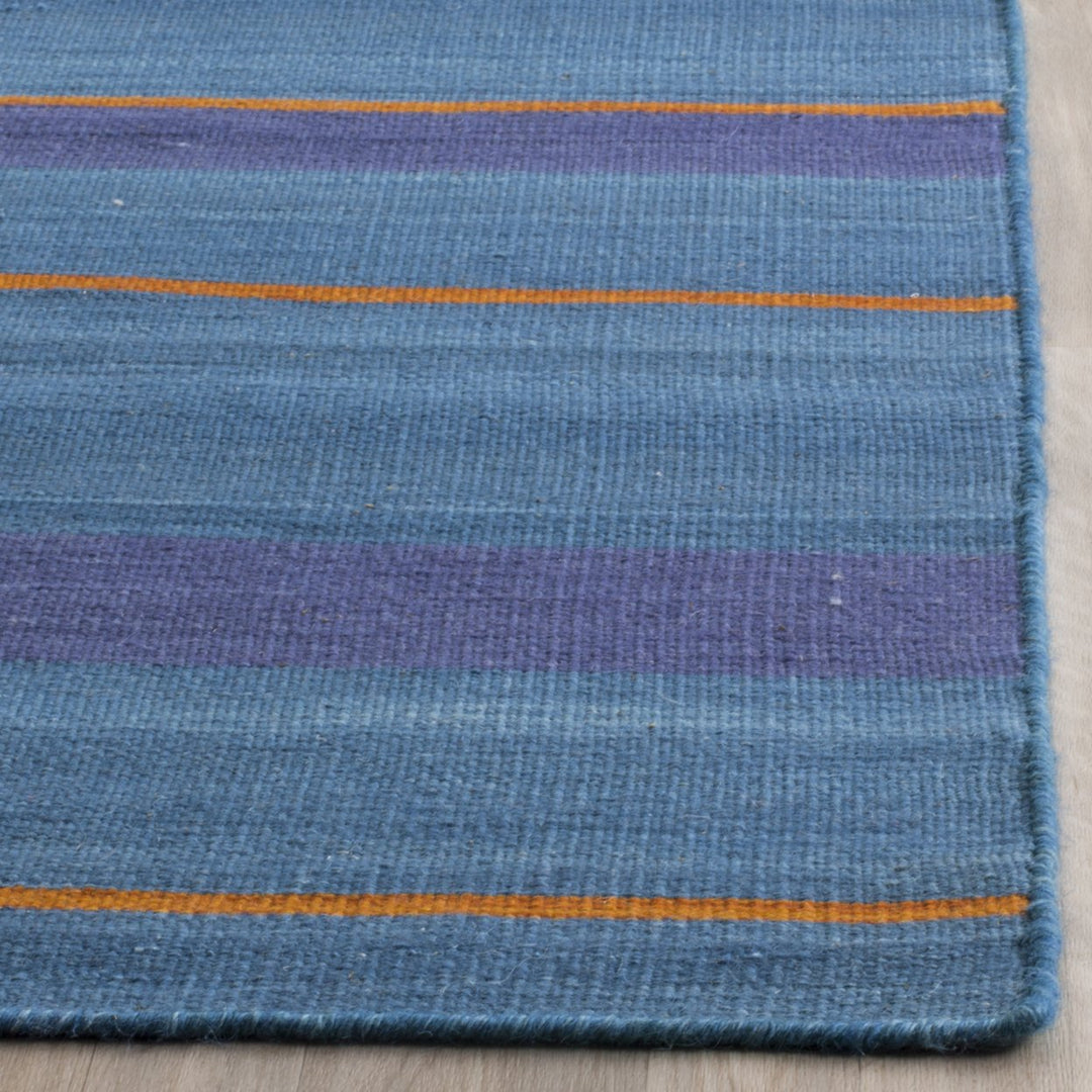 SAFAVIEH Kilim KLM817A Handwoven Blue / Multi Rug Image 3