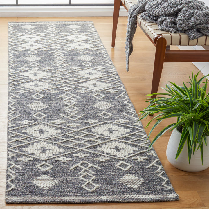 SAFAVIEH Kilim KLM851H Handwoven Charcoal / Ivory Rug Image 3